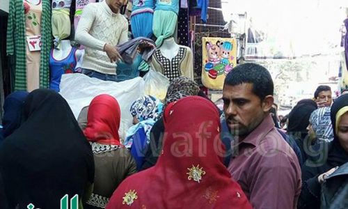 قبل عيد الأم.. إقبال كبير على أسواق الغلابة و"العبايات" الهدية الرسمية  (فيتشر)