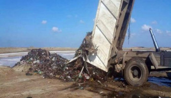 كارثة.. مجهولون يردمون بحيرة تنيس بدمياط.. والمحافظ: "هقطع رقبتهم" (خبر)