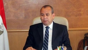 محافظ دمياط يمنع هدايا عيد الأم