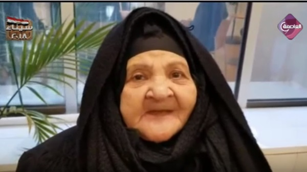بالفيديو.. مسنة مصرية بعد انتخاب الرئيس بأمريكا: «نفسي أبوس السيسي» (خبر)