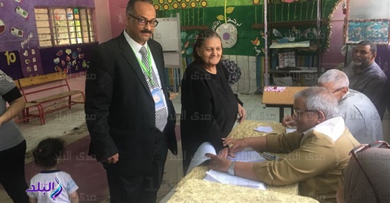 قاض يستجيب لطلب مسنة 'اميه' فى مساعدتها بالتصويت (خبر)