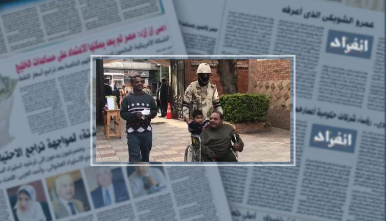 سيارة شرطة تنقل مسنا من ذوى الاحتياجات لمنزله بعد الإدلاء بصوته فى الهرم (خبر)
