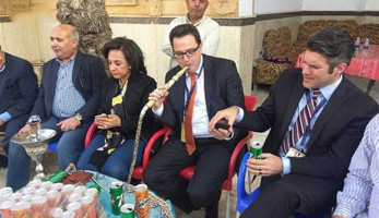 «فطير وعسل وشيشة».. واجب أهالي المنوفية لوفد أمريكي يتفقد لجان الانتخابات (صور) | المصري اليوم