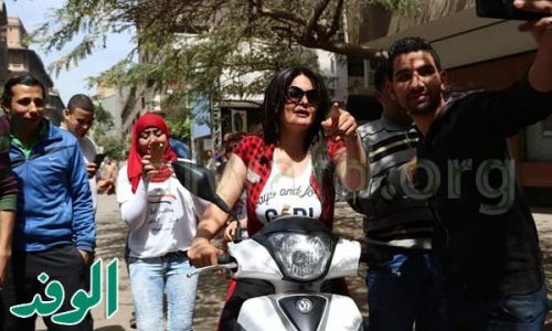 شباب وسط البلد يتركون الانتخابات ويتحرشون بـ"سما المصري"