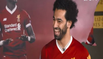 شاهد.. محمد صلاح يُفاجئ المُعلقين الصغار في ليفربول