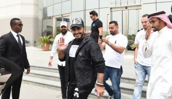 صور .. تامر حسنى يصل السعودية استعدادا لحفله الغنائى الأول بالمملكة اليوم - اليوم السابع (خبر)