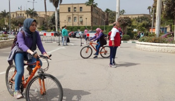 «اليوم ترفيه وبكرة مذاكرة».. ماراثون دراجات جامعة القاهرة (فيديو)
