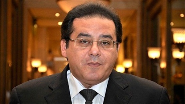 "من أعمالكم سلط عليكم".. أيمن نور يستعين بـ"حراسه" لفض اعتصام قناة الشرق.. وأحد الإعلاميين يصفه بالمجنون.. ومدرعات الشرطة التركية تحاصر المكان (ريبورتاج)
