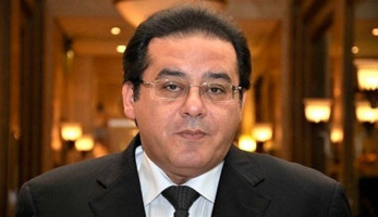 "من أعمالكم سلط عليكم".. أيمن نور يستعين بـ"حراسه" لفض اعتصام قناة الشرق.. وأحد الإعلاميين يصفه بالمجنون.. ومدرعات الشرطة التركية تحاصر المكان (ريبورتاج)
