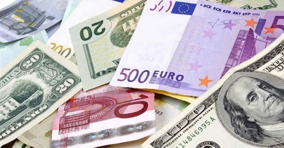 مصر تطرح سندات دولية بقيمة ملياري يورو لأول مرة.. وخبراء: مكسب لخزانة الدولة لجذبه ممولين جددا.. ويعزز ثقة المستثمرين فى الاقتصاد ويقلل تكلفة الاستدانة (ريبورتاج)