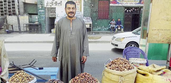 سوق البلح على صفيح ساخن: «يا تشترى بلح.. يا تاكل عجوة» (فيتشر)
