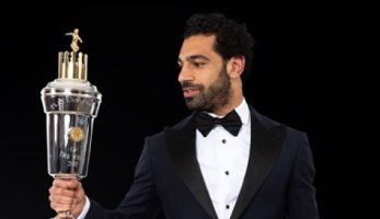 على طريقة "الابتهالات".. شاعر ومنشد يؤلفان وينشدان قصيدة لمحمد صلاح.. مكاوى: ألفت فيه سبع قصائد آخرها "بكى ميسى وعض على يديه".. والشيخ خاطر: استخدام "لون الابتهال" فى غناء القصيدة أمر مشروع ولا يعيبنا  (فيتشر)
