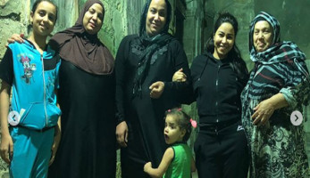 شيرين تستعيد سيرة والدها بقضاء يوم مع أهالي القلعة (خبر)