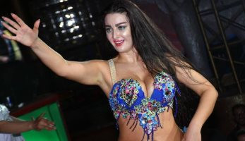 مجهول يهدد بتفجير كوبرى القناطر بسبب خيانة الراقصة صافيناز  (خبر)