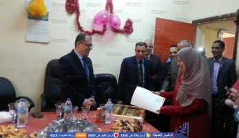 محكمة مدينة نصر تحتفل بتقاعد إحدى الموظفات (خبر)