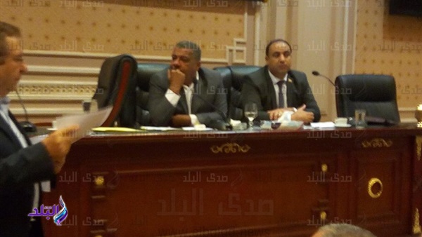رئيس لجنة الإسكان مهاجما 3 وزراء: "المواطن مش فى دماغهم" (خبر)