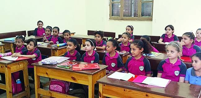 «التابلت» يفجر أزمة بين طلاب المدارس الخاصة ووزير «التعليم» (خبر)