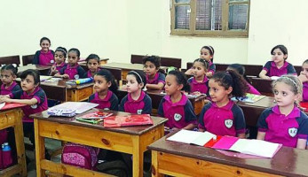 «التابلت» يفجر أزمة بين طلاب المدارس الخاصة ووزير «التعليم» (خبر)