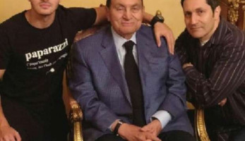 في بيته ومسقط رأسه وصفحة أنصاره.. 3 مظاهر تجسد الاحتفال بميلاد مبارك (فيتشر)