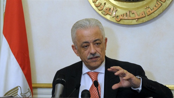 شاهد.. تخبط في "التعليم" بشأن صفحة الوزير على "فيس بوك" (ريبورتاج)