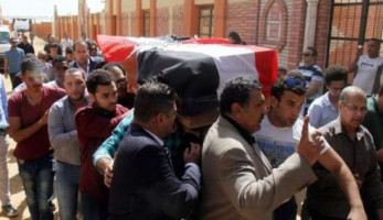والدة الطالبة مريم في جنازتها: "أنا جايه عشان أزف بنتي للجنة" (ريبورتاج)