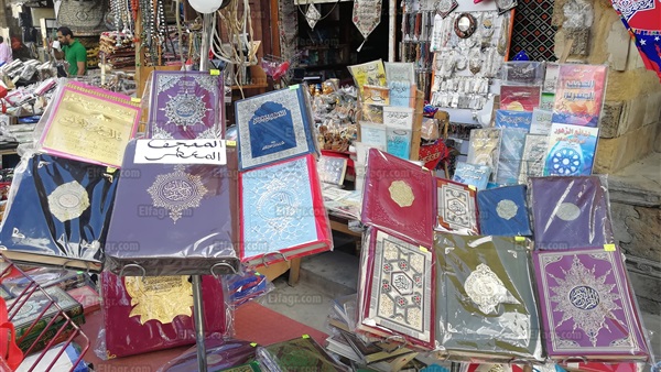 'المصحف المعطر'.. فرحة للفتيات في رمضان والرجال يمتنعون (صور) (فيتشر)