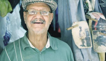 «كومبارس» على باب الله: يوم الشغل بيقع عليّا بـ«150 جنيه وربع فرخة وطبق سلطة» (فيتشر)