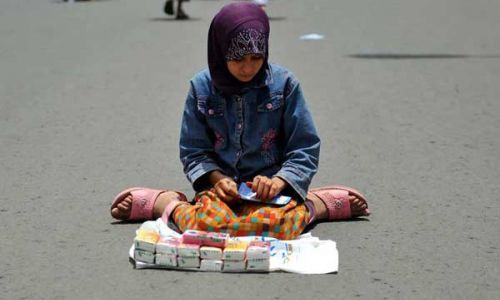 أمهات فى «حضن الرصيف».. أجبرتهن الحياة على الأمومة المبكرة.. وضاعت حقوقهن بلا رجعة (ريبورتاج)