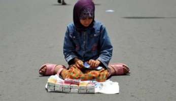 أمهات فى «حضن الرصيف».. أجبرتهن الحياة على الأمومة المبكرة.. وضاعت حقوقهن بلا رجعة (ريبورتاج)