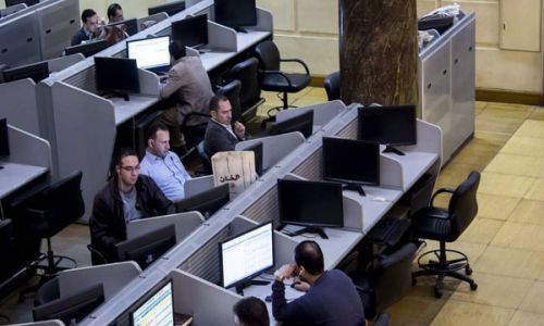 البورصة تتخلى عن مكاسبها وتخسر ملياري جنيه في ختام التعاملات (خبر)