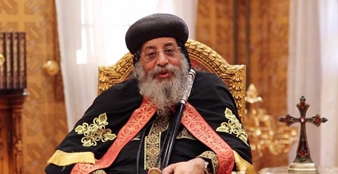 معركة البابا والأسقف العجوز تشعل الأوضاع داخل الكنيسة.. تواضروس يطيح بالأنبا موسى.. و«بافلى» البديل المنتظر.. «موسى» يرفع راية العصيان ويتهرب من جلسة «المجمع المقدس» (ريبورتاج)