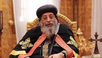 معركة البابا والأسقف العجوز تشعل الأوضاع داخل الكنيسة.. تواضروس يطيح بالأنبا موسى.. و«بافلى» البديل المنتظر.. «موسى» يرفع راية العصيان ويتهرب من جلسة «المجمع المقدس» (ريبورتاج)