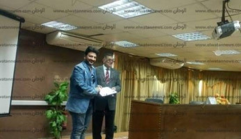 طبيب "الجينز" يعتذر عن منصبه كمدير لمستشفى التأمين الصحي ببني سويف (خبر)