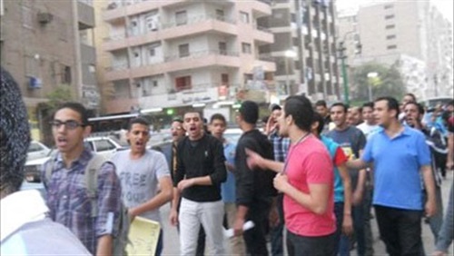 وقفة احتجاجية بالكاتدرائية للمطالبة بالبحث عن قبطيات مختطفات (خبر)