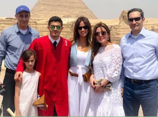 «آسف يا ريس» تنشر صورا جديدة لعائلة مبارك من حفل تخرج حفيده (خبر)