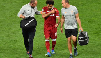 خلطة من مياه البحر والأعشاب لمساعدة «صلاح» على التعافى (ريبورتاج)