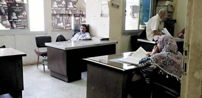 رمضان فى مكاتب «الصحة» بكفر الشيخ: نوم وطبيخ (فيتشر)