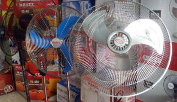 «الحر» يرفع الإقبال على المراوح.. وتوقعات بزيادة الأسعار في يوليو (خبر)