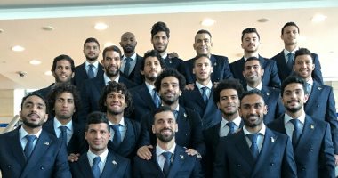 رحلة المنتخب الوطنى لروسيا فى عيون السوشيال ميديا.. حافلة المنتخب الضحية الأولى.. "الألش" على البدلة والكوتشى.. أغنية تشجيع الفراعنة فى مقارنة مع شعار نسور قرطاج..و"أول فرحة ليا مع المنتخب" يتصدر هاشتاجات الدعم