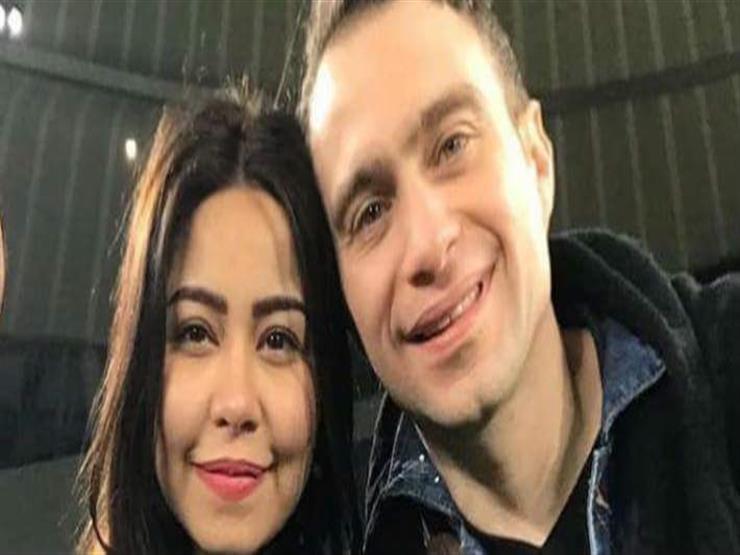 شيرين وحسام حبيب بملابس الإحرام أمام الكعبة