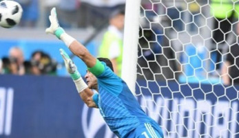 الحضري يعلن اعتزاله اللعب دوليا في مؤتمر صحفي