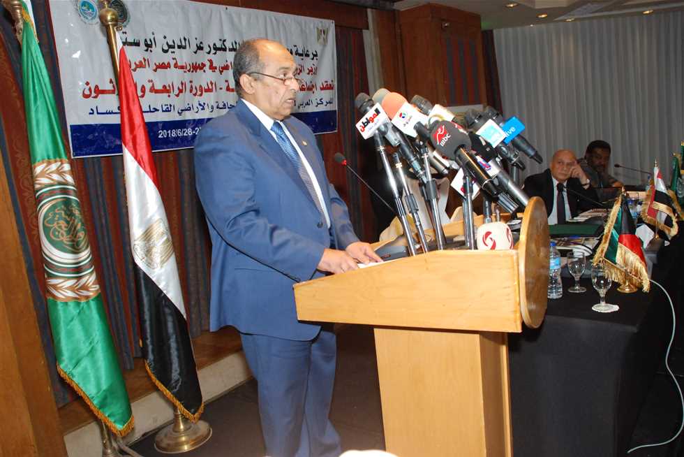وزير الزراعة: مصر تقع تحت مستوى الفقر المائي (خبر)