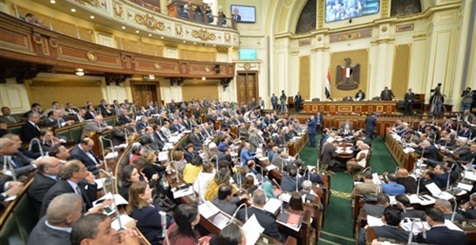 برلمان تحت الطلب.. «عبد العال» يدفع المجلس إلى التخلى عن دوره الرقابي وعن احتياجات الجماهير.. تعطيل مصالح المواطنين وإهدار مليارات الجنيهات على خزينة الدولة.. ومحاولات لعرقلة «قانون المحليات»