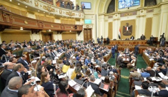 برلمان تحت الطلب.. «عبد العال» يدفع المجلس إلى التخلى عن دوره الرقابي وعن احتياجات الجماهير.. تعطيل مصالح المواطنين وإهدار مليارات الجنيهات على خزينة الدولة.. ومحاولات لعرقلة «قانون المحليات»