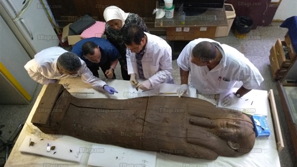شاهد القطع الأثرية المستردة من إيطاليا أثناء الترميم وبعد العرض (صور)