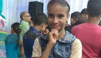 الأب المفترس.. يحرق ابنته في الفرن ويربطها بالجنازير ويقتلها بقطعة حديدية .. والسبب!