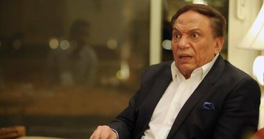 عادل إمام عن عزف السلام الجمهورى بالمستشفيات: سنتحول لدولة من الدراويش