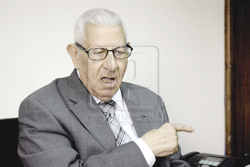 ​​مكرم محمد أحمد يغادر نيابة أمن الدولة بعد التحقيق معه