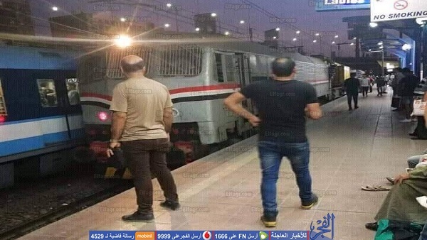 'المترو' تكشف أسباب دخول جرار سكة حديد محطة غمرة (صور)