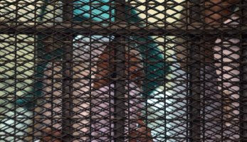 صور.. السجن المشدد من 3 إلى 15سنة لـ 37متهما وبراءة 3 بقضية الاتجار فى الأعضاء